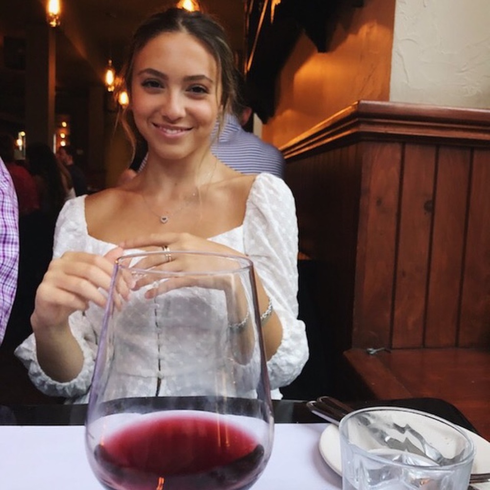 Meet your Posher, Mia